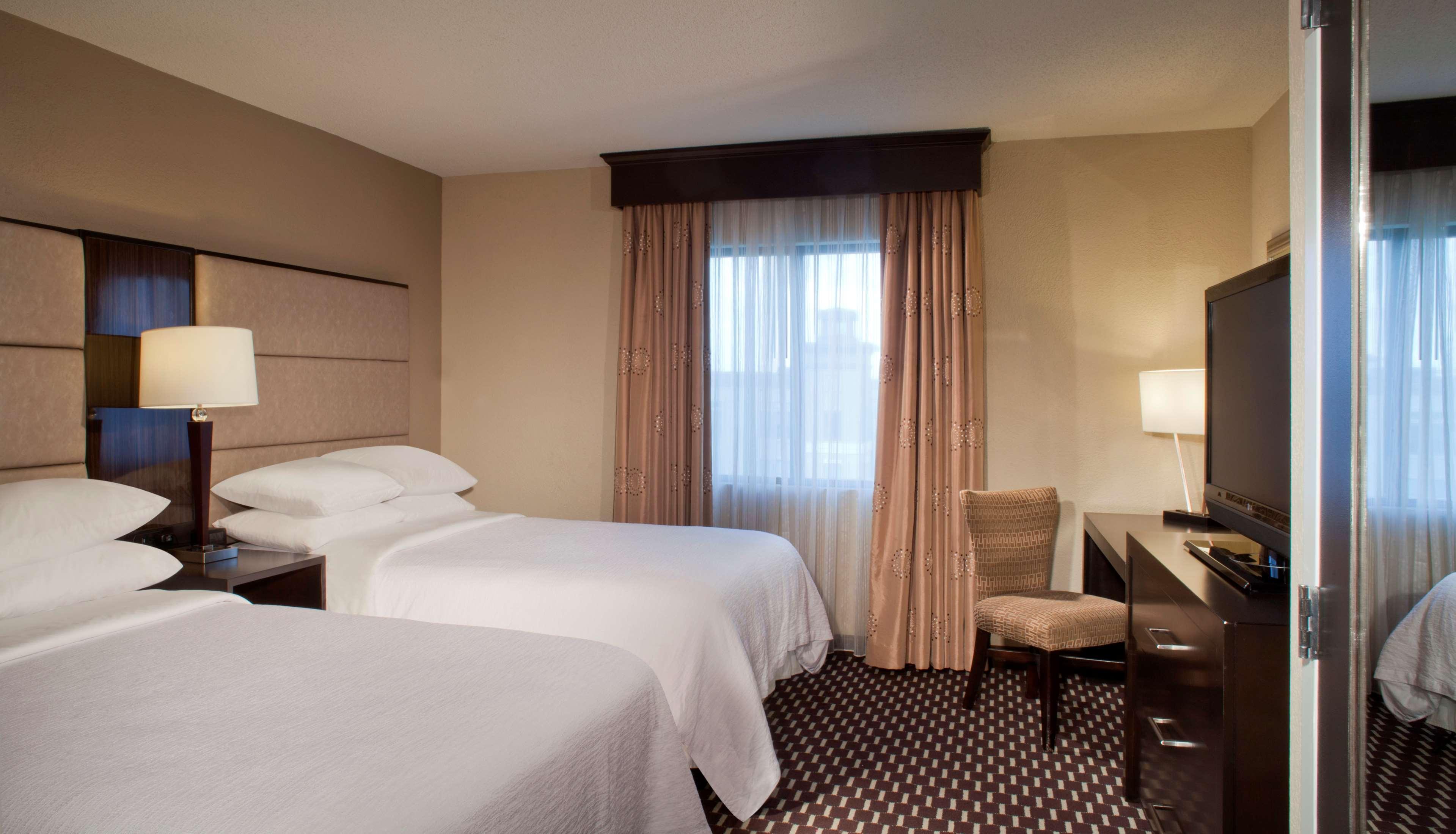 Embassy Suites By Hilton Houston Near The Galleria Экстерьер фото