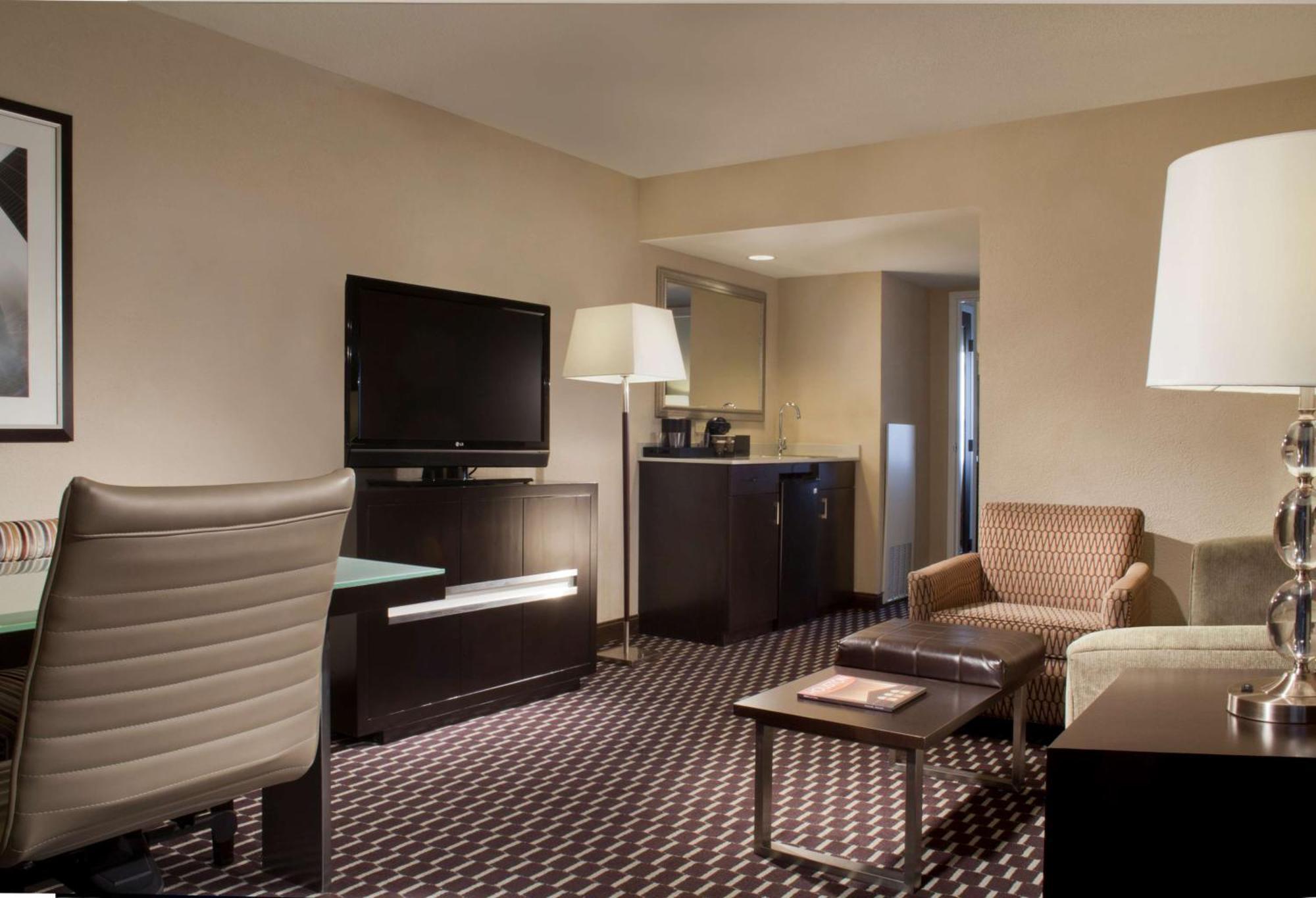 Embassy Suites By Hilton Houston Near The Galleria Экстерьер фото