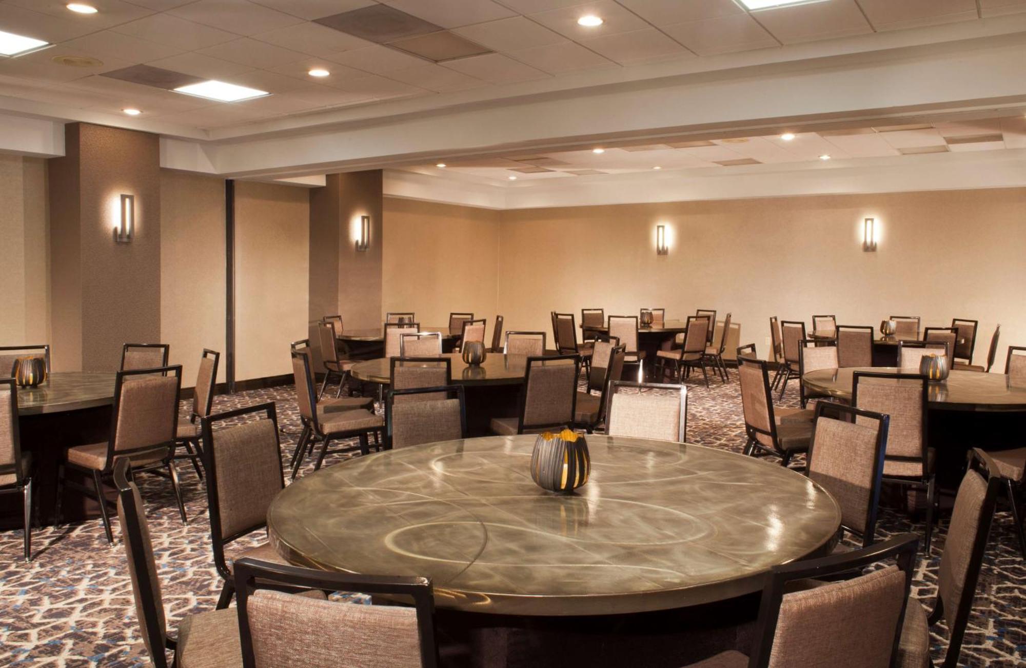 Embassy Suites By Hilton Houston Near The Galleria Экстерьер фото