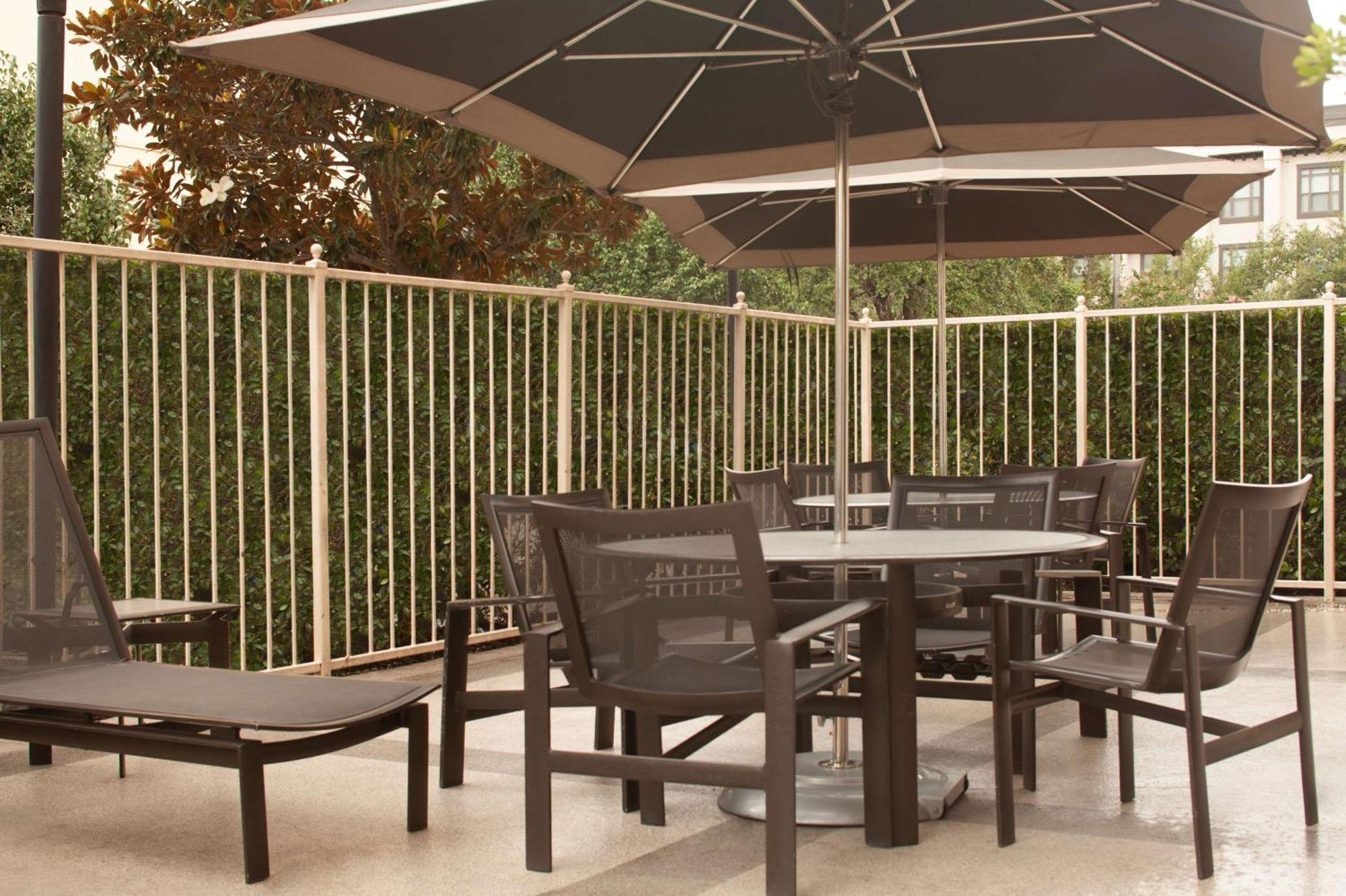 Embassy Suites By Hilton Houston Near The Galleria Экстерьер фото